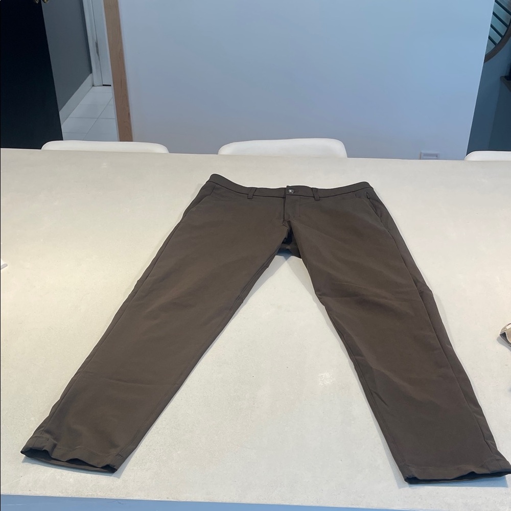 Lululemon Men’s Commission Green Pants